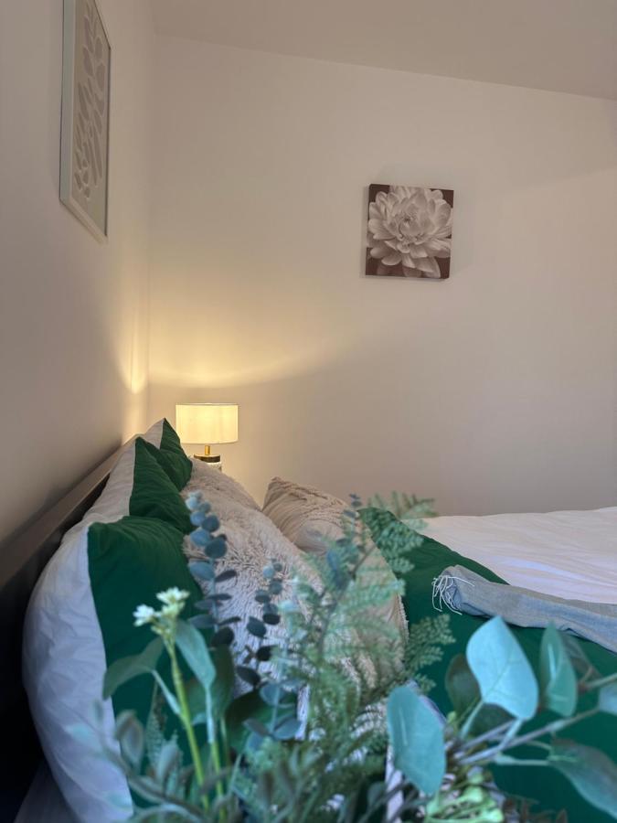 Apartman Floresta - In Front Of Japanese Garden, Enchanting Nature View, Spotless And Cozy วรินรัชกา บานยา ภายนอก รูปภาพ
